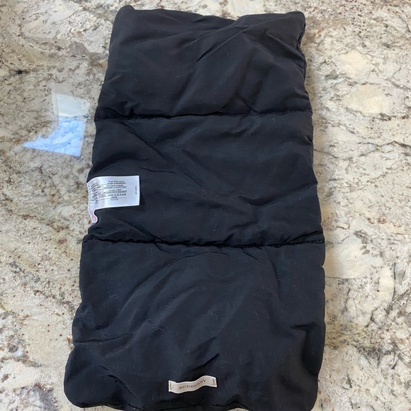 Burberry diaper bag. Black nylon with signature Burberry print inside - Picture 8 of 9